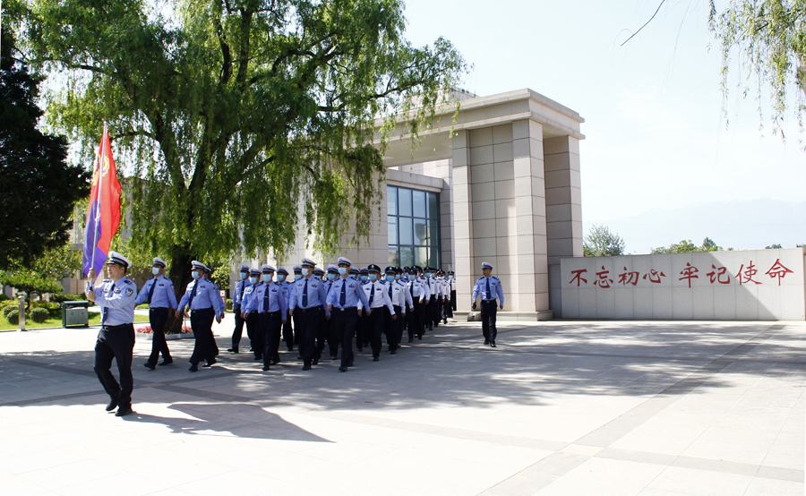 牢记使命  魏金光摄  18992792652.jpg